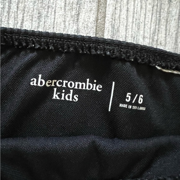 Abercrombie Kids Girls Black Bikini, Size 5/6 - Picture 2 of 3